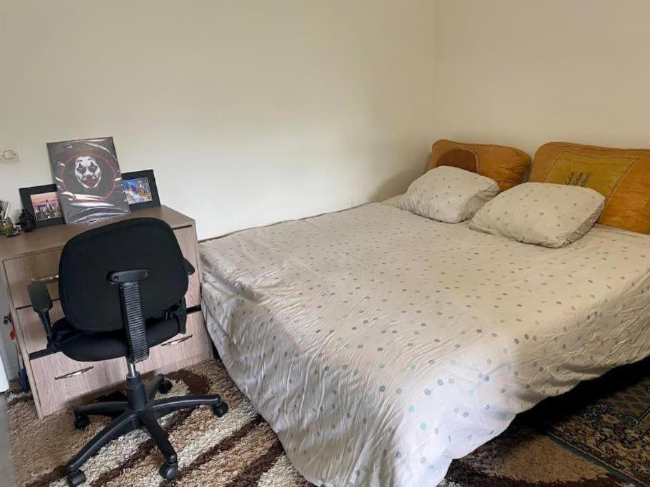 Cosy A Balcon Tour Eiffel Et Parking Apartment Paris