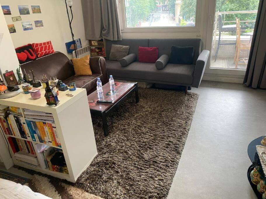 Cosy A Balcon Tour Eiffel Et Parking Apartment Paris