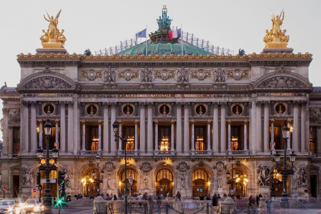 Apartment Charming Ideally Located In Paris, 9th