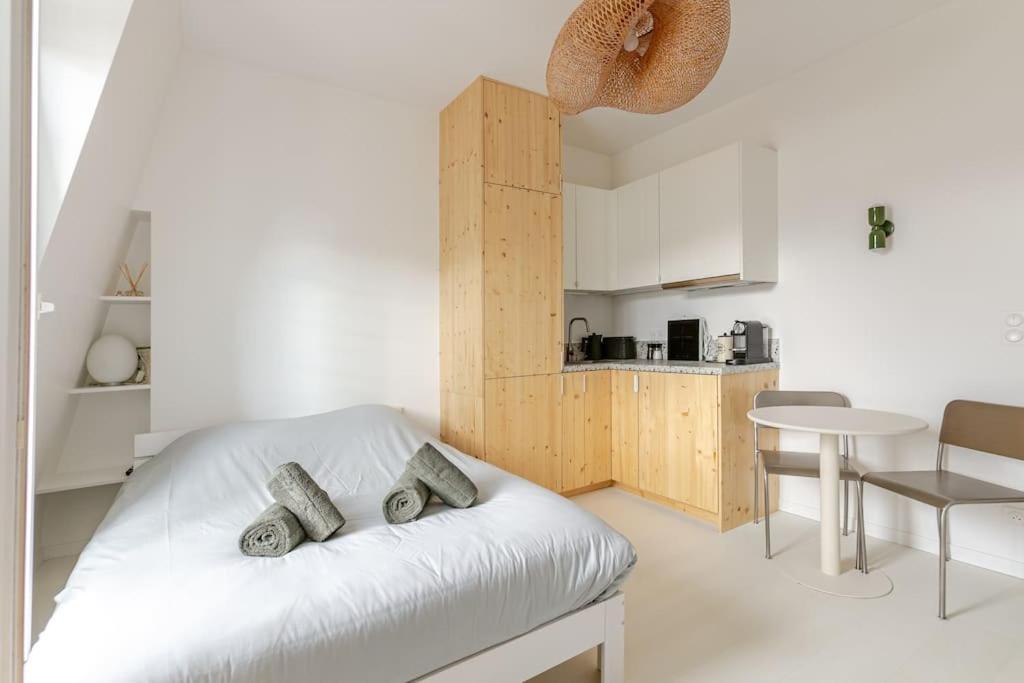 Apartment Charming Ideally Located In Paris, 9th