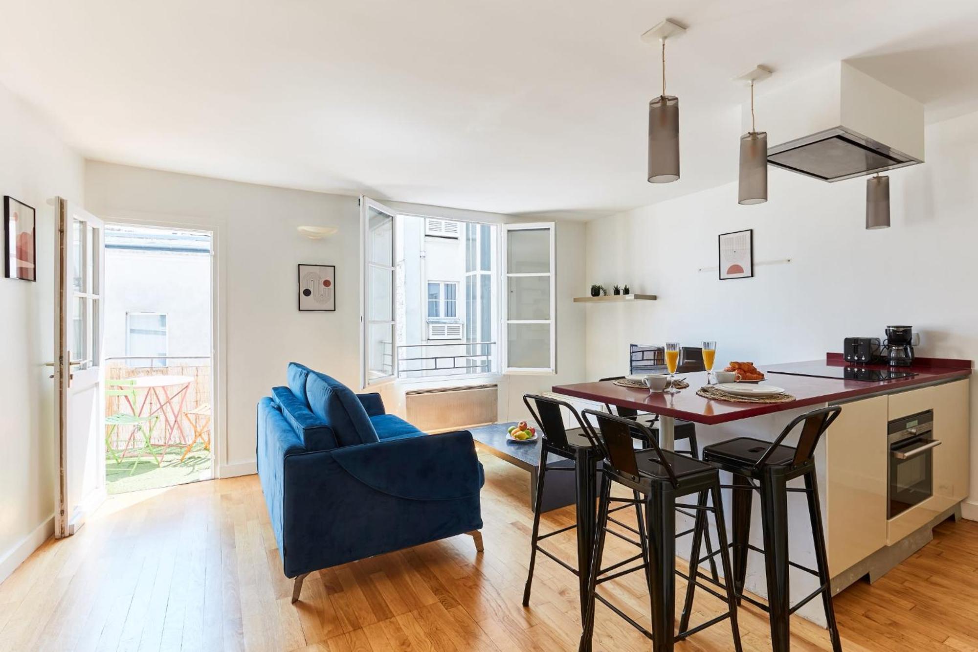 Latin Quarter - 1br With Balcony - Cityapartmentstay Paris