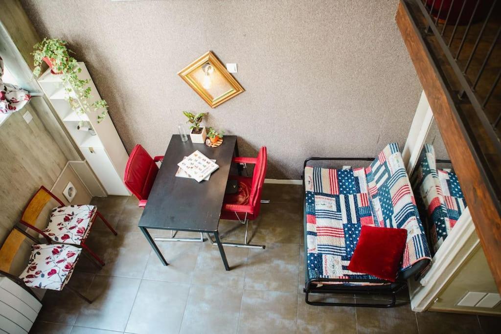 Quartier Belleville 20m2 Avec Mezzanine Paris