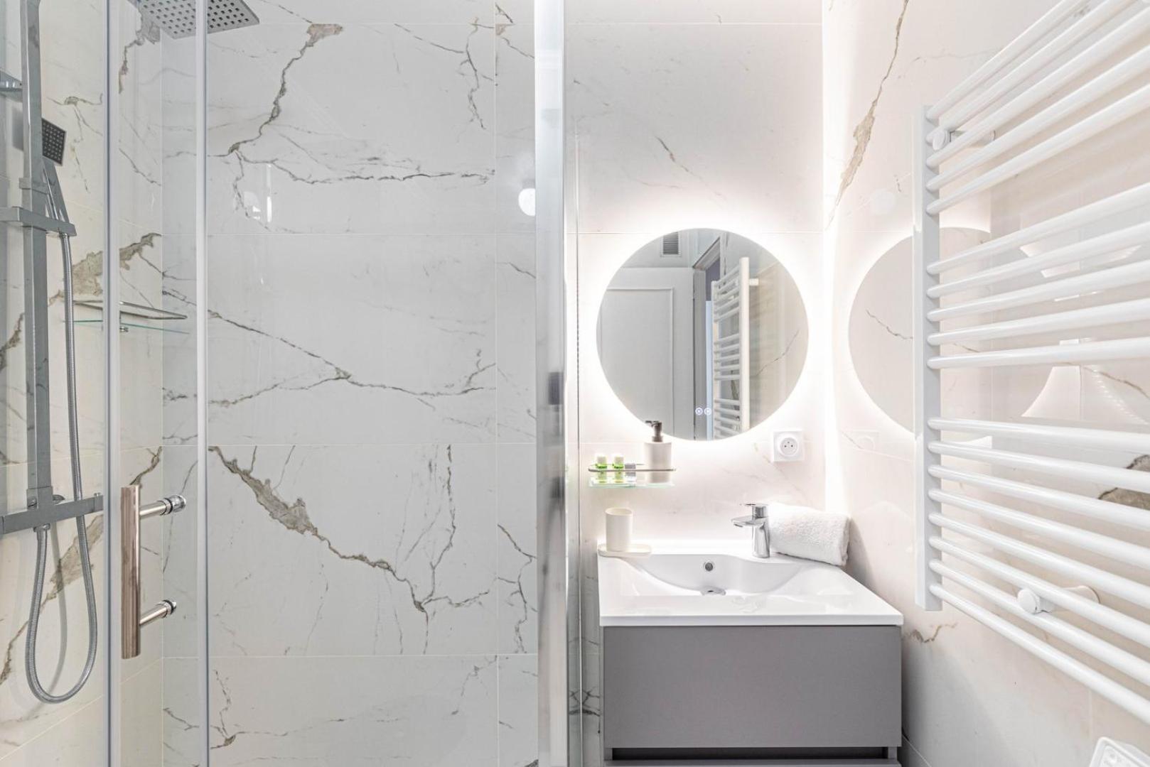 Guestready - Moderne Pres De L'arc De Triomphe Apartment *