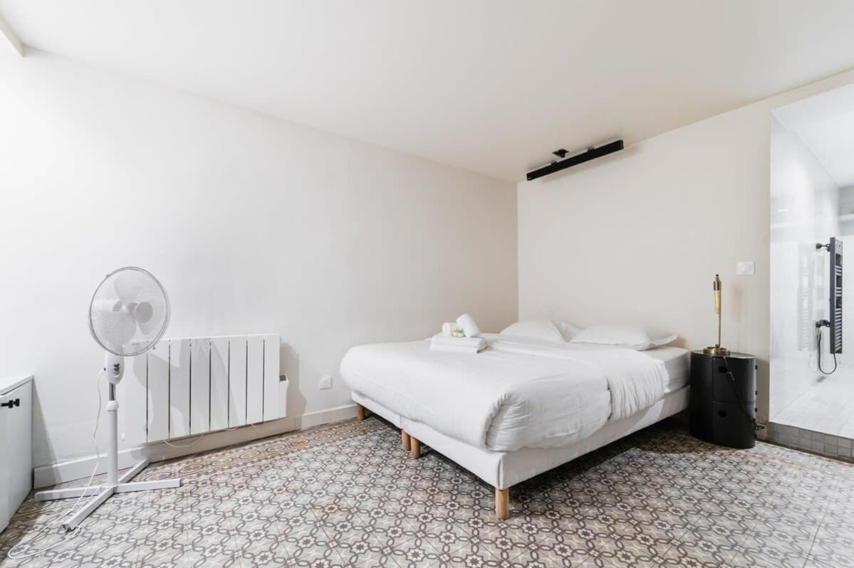 Zzz La Bruyere 9 Paris