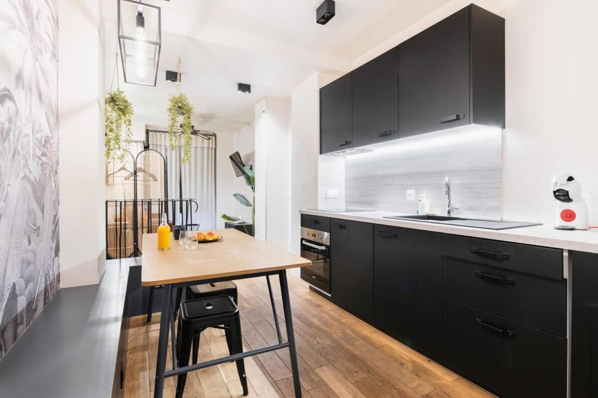 Appartement Zzz La Bruyere 9 *