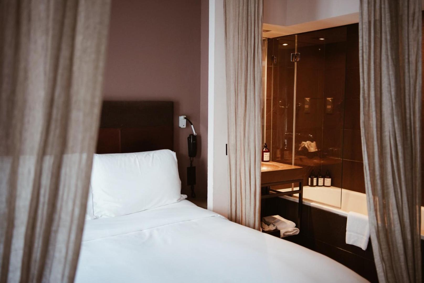 Hidden Hotel 4*