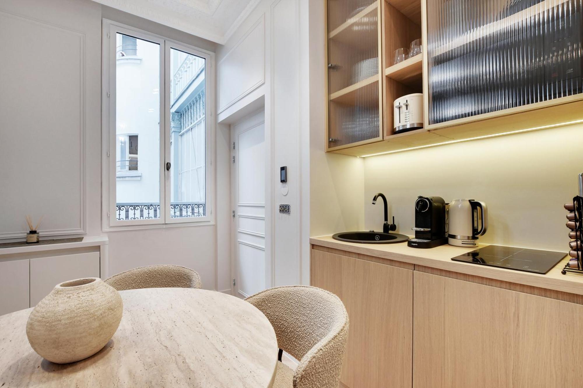 Maison Galante's With Services In La Madeleine - Opera Appartement *