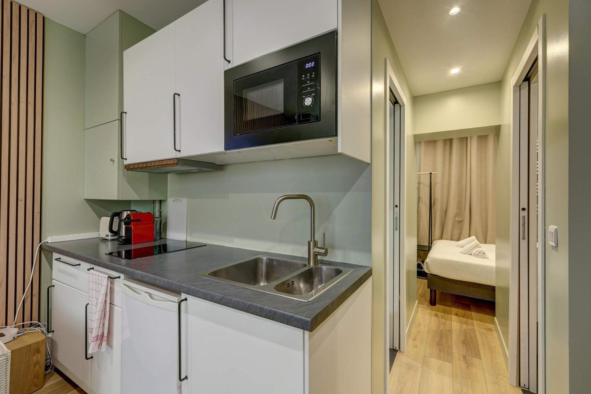 Place De La Nation Cozy 2bd Duplex *