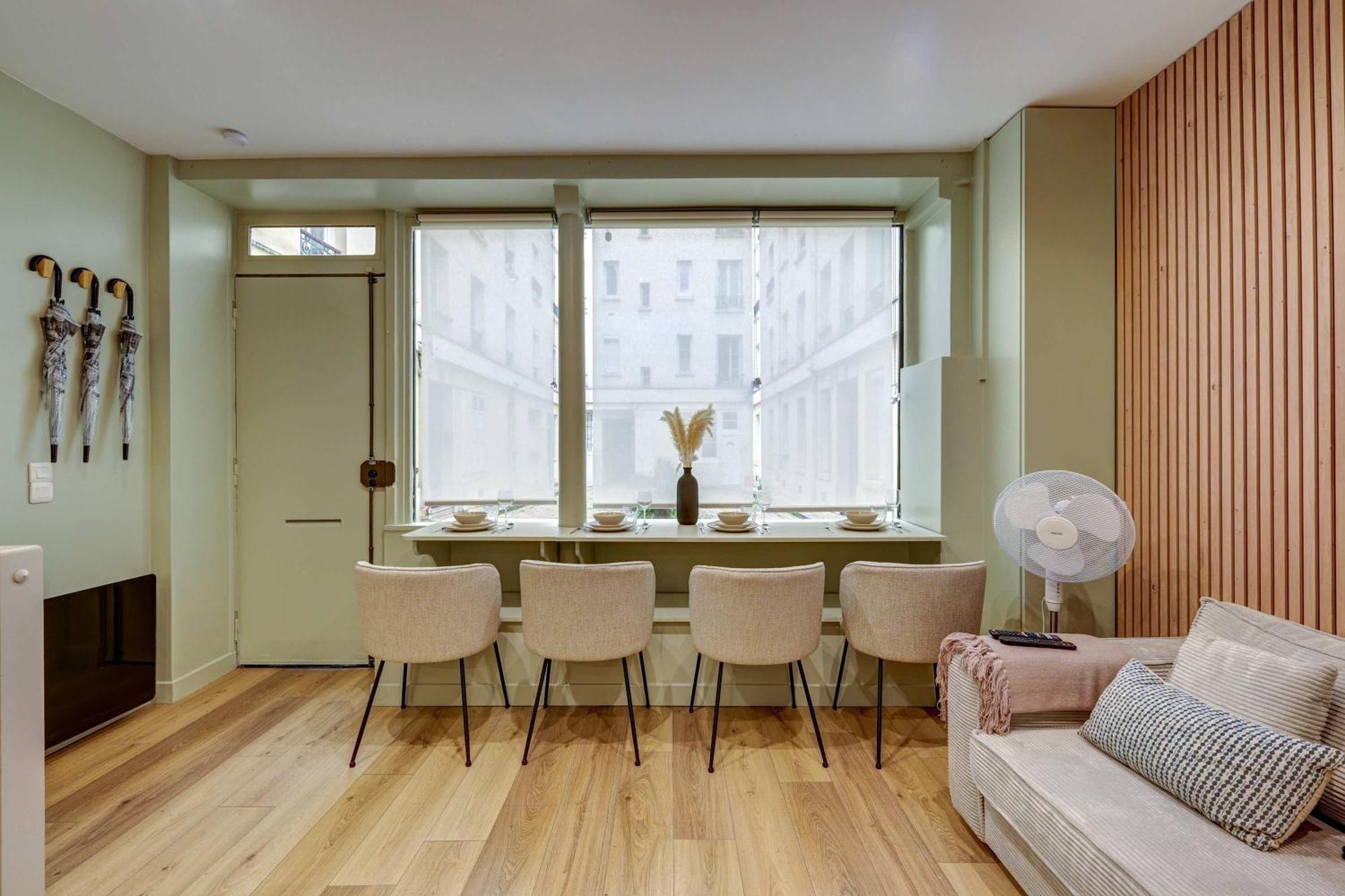 Place De La Nation Cozy 2bd Duplex Paris