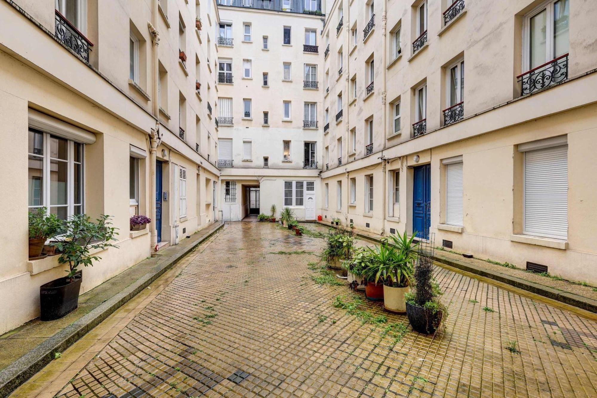Place De La Nation Cozy 2bd Duplex Apartment *