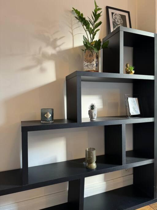 Parisien Pres Du Louvre Paris, France Apartment