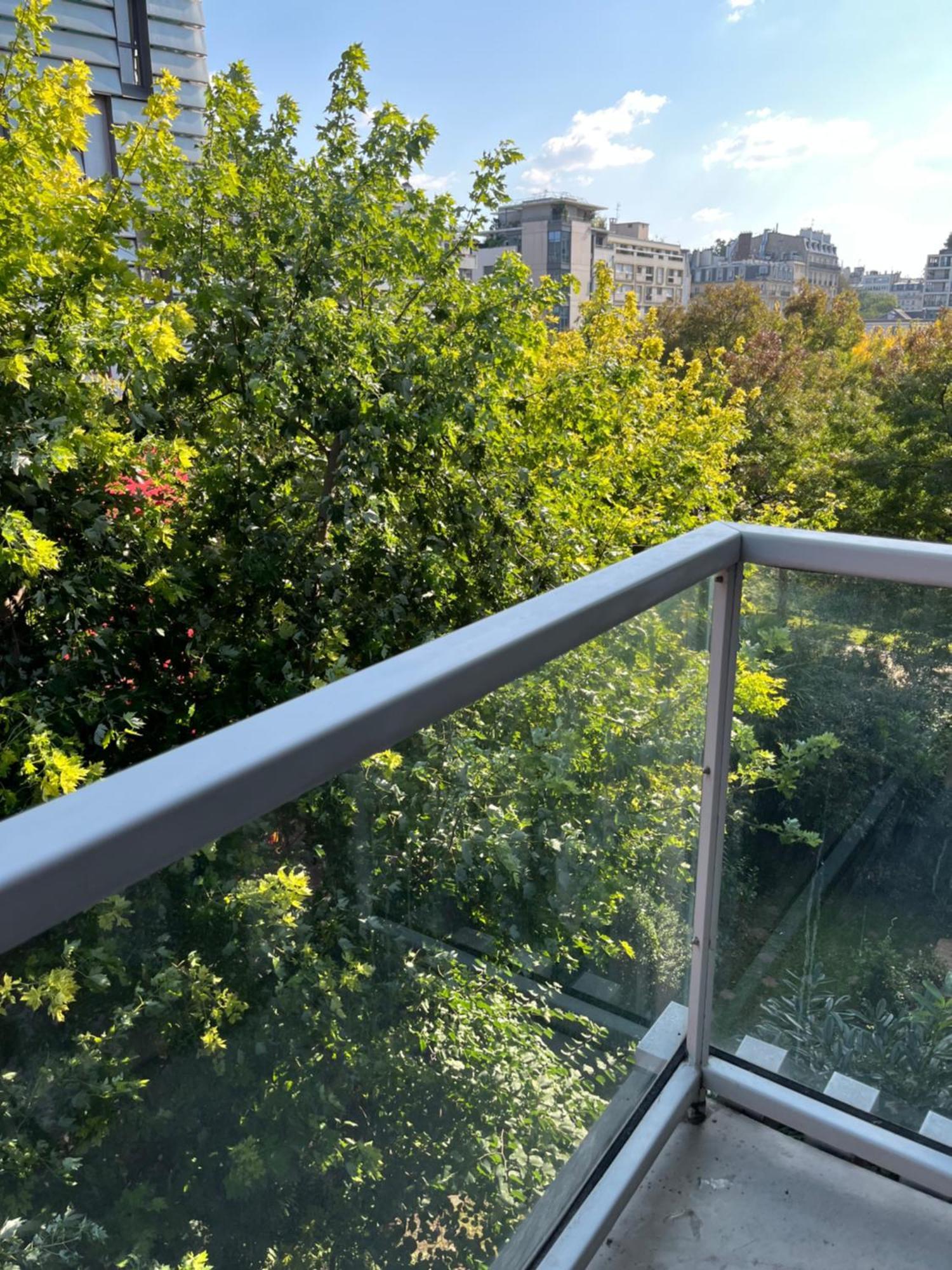 Apartment 17 Paris