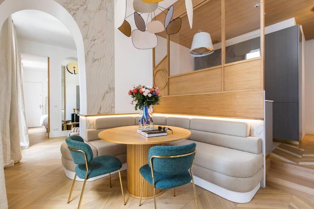 Apartment Luxueuse # 2 # Wagram # 17 Paris