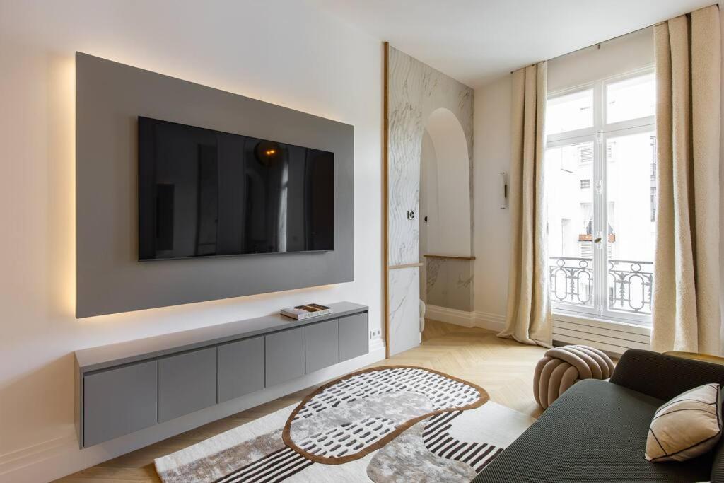 Luxueuse # 2 # Wagram # 17 Paris