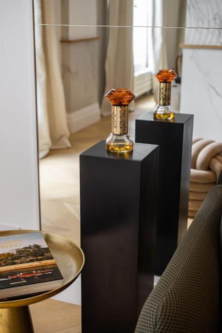 Apartment Luxueuse # 2 # Wagram # 17 Paris
