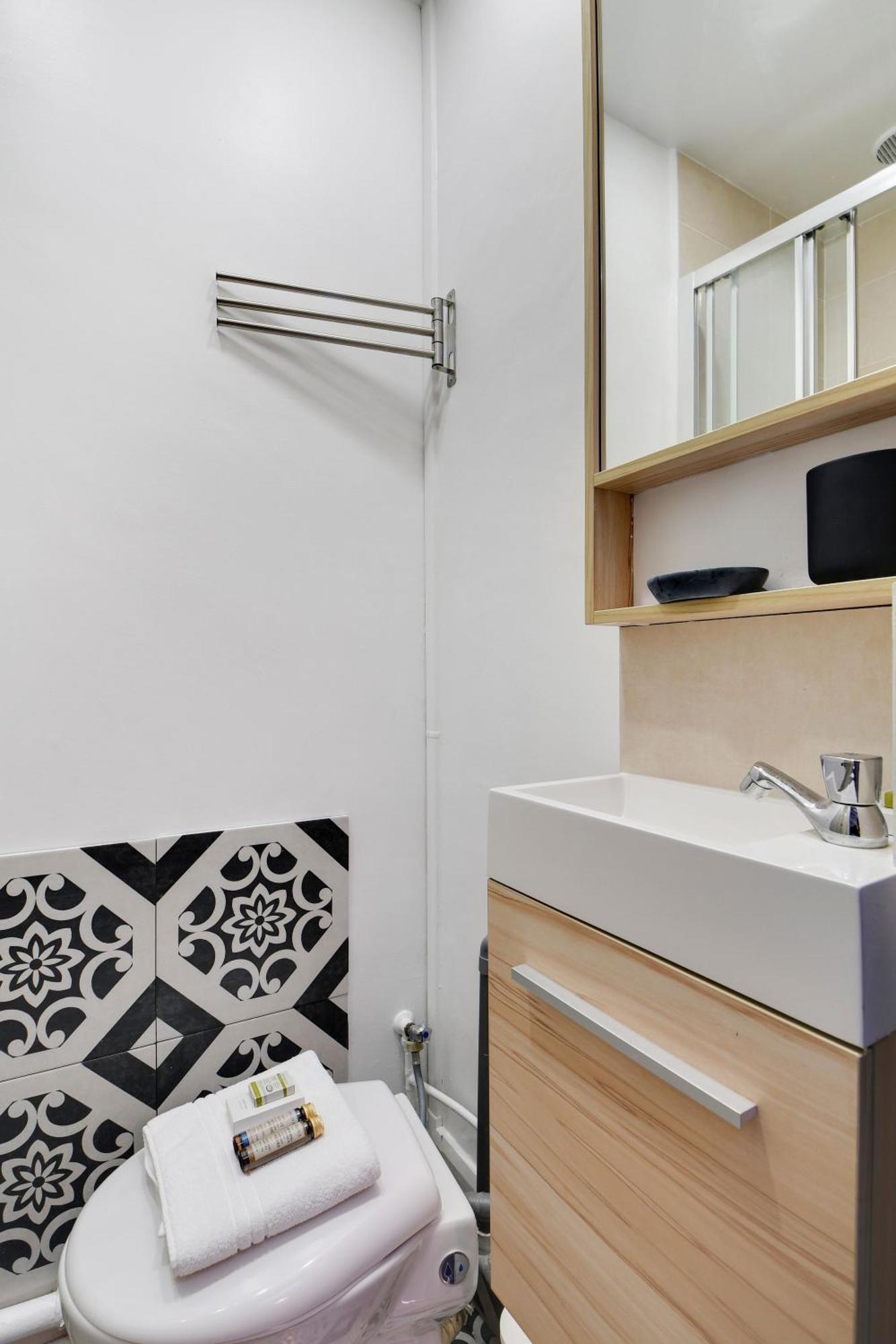 Comfortable Studio Porte-dauphine * Paris