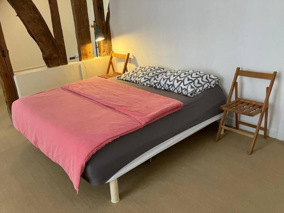 Grande Chambre Dans Studio Apartment Paris