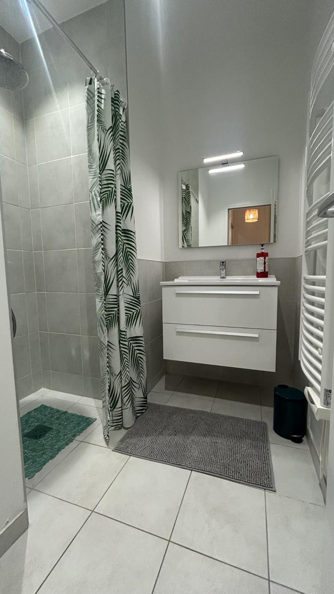Grand Avec Patio A 14eme Apartamento