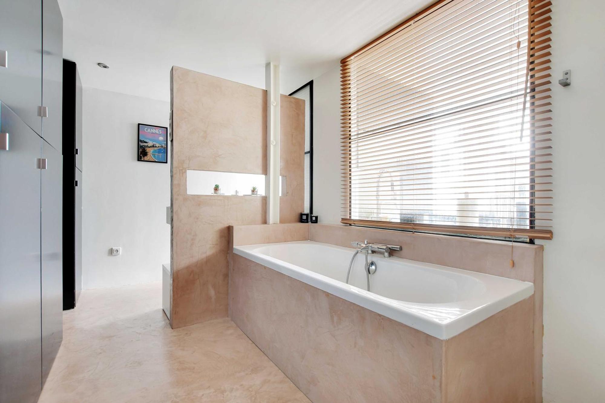 Somptuous Terrace-2br-6pcenter Of *