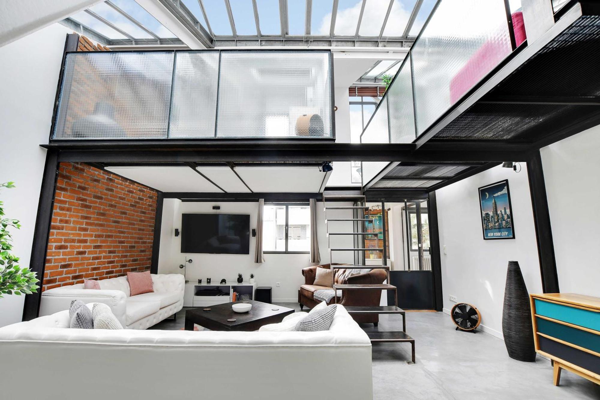 Somptuous Terrace-2br-6pcenter Of Appartement