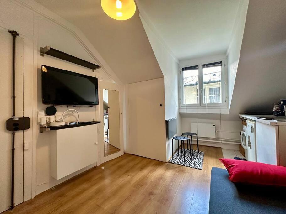 Apartment Au Proche Du Louvre