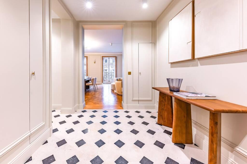 Arc De Triomphe Luxury 3 Bed 3,5 Bath * Paris