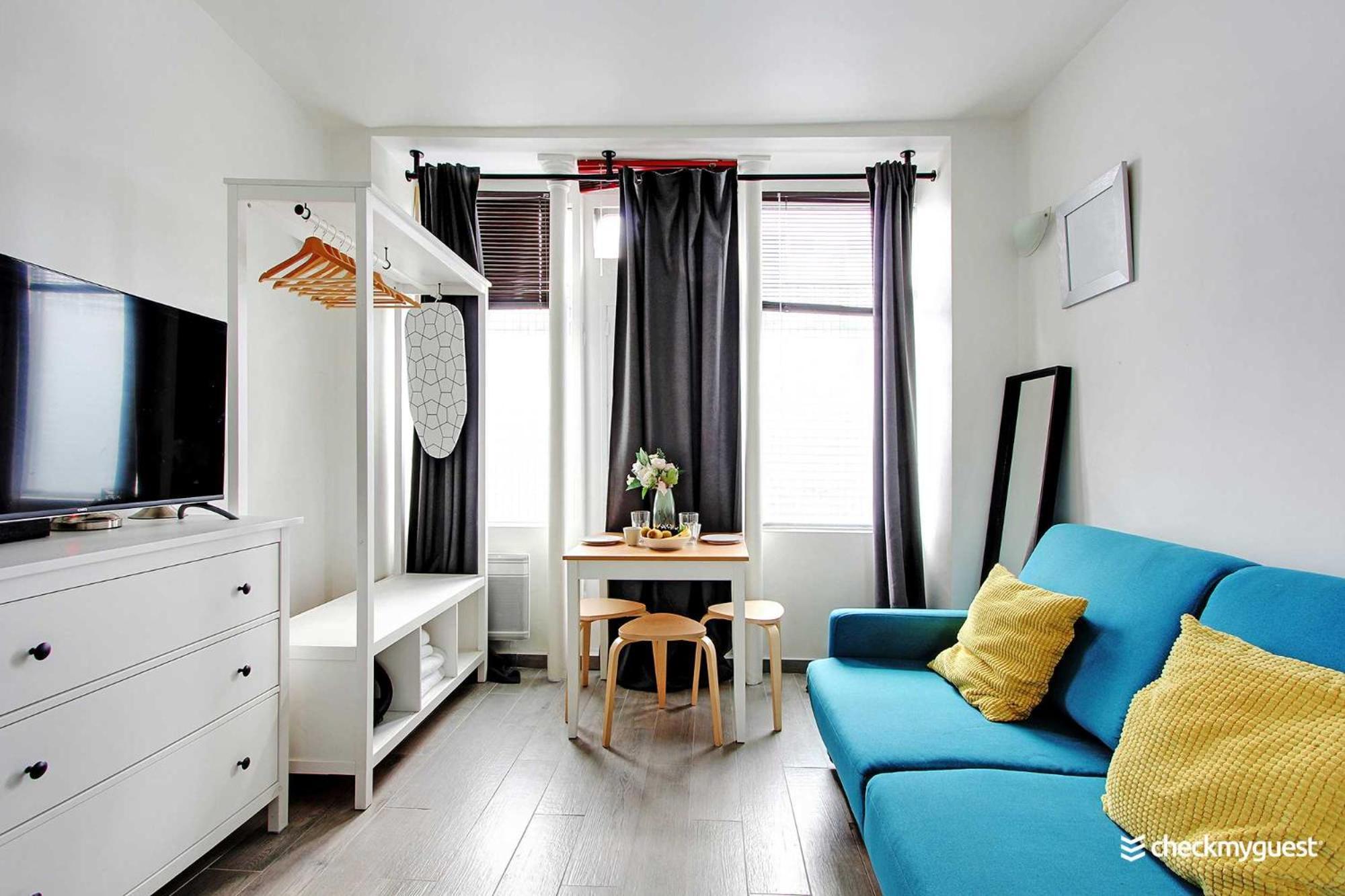 Appartement A Parisian Experience For 2 - Place De Clichy *