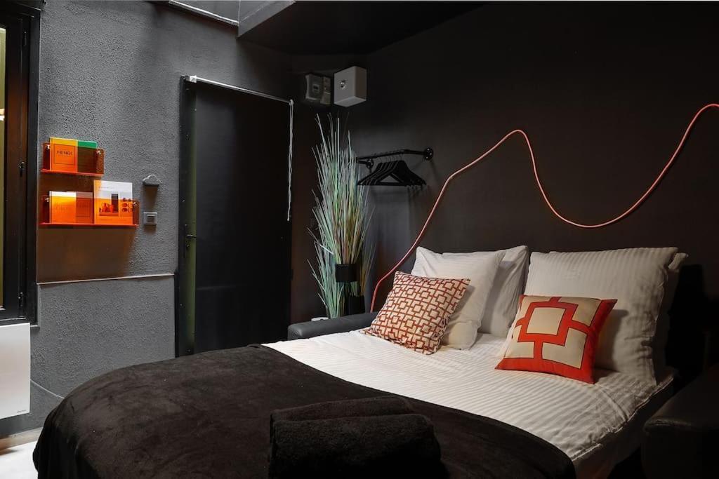 Le Dark Apartment Paris