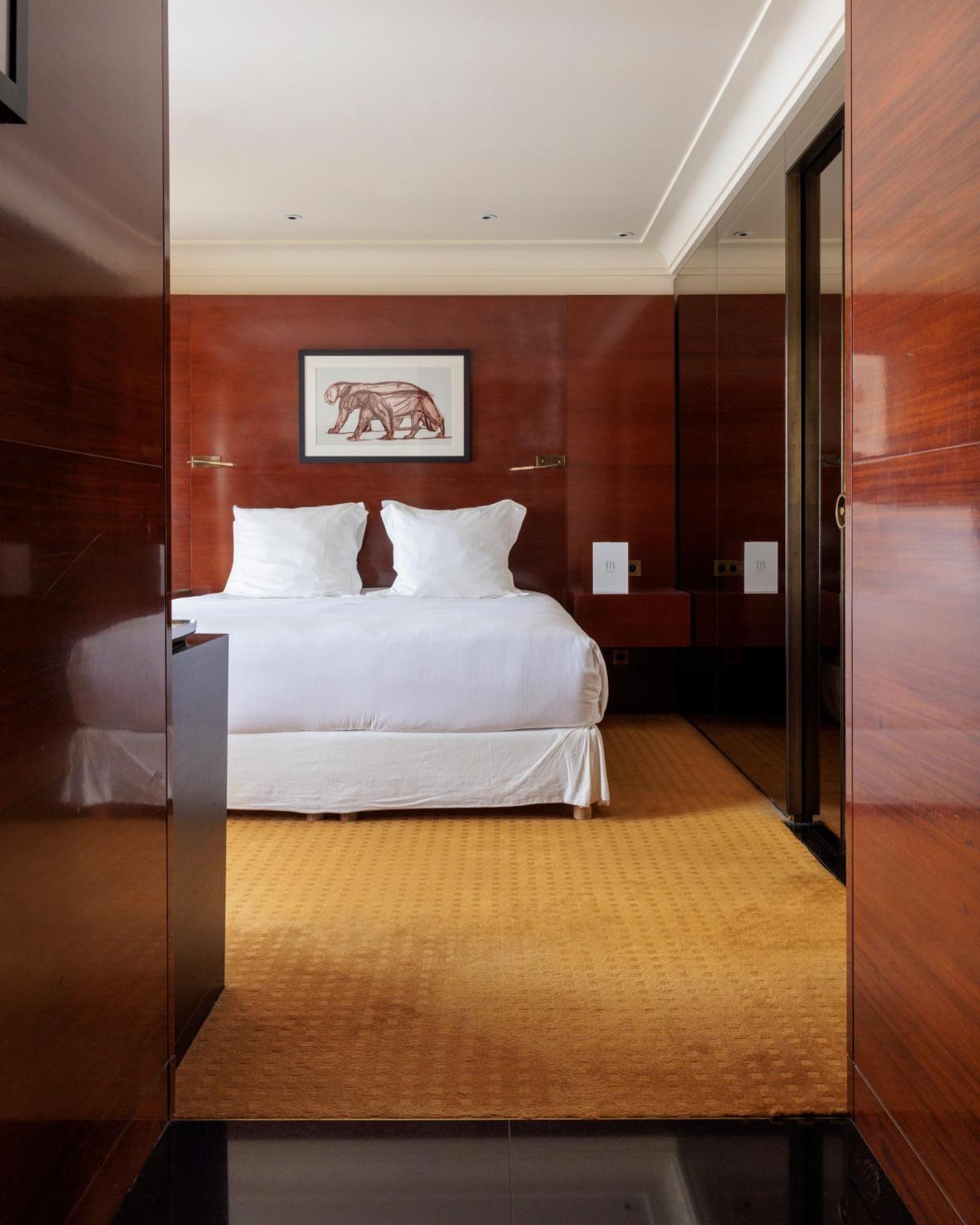 Montaigne Hotel