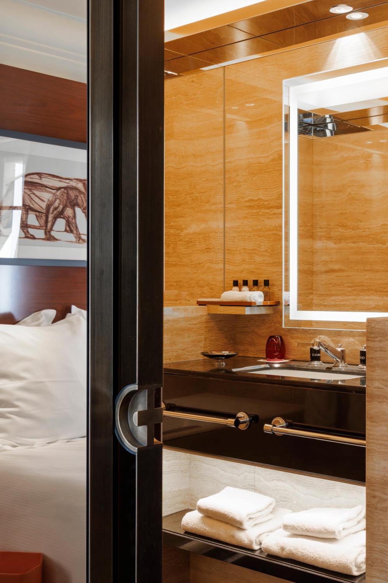 Montaigne Hotel 5*