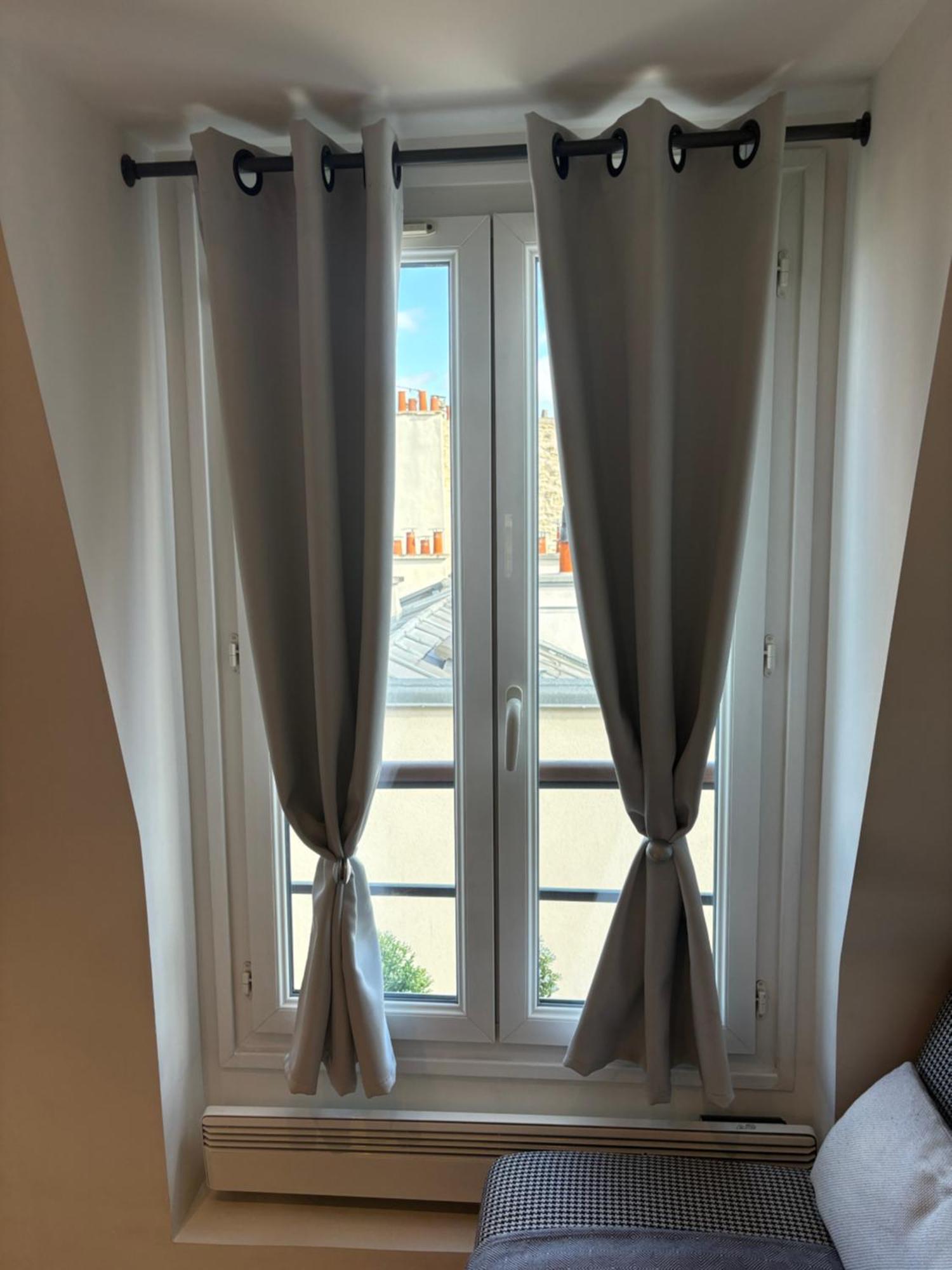 Parisian Cozy Studio: Batignolles Charm Near Landmarks *