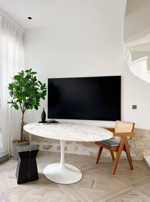 Petite Maison Dans Le Marais Apartment *