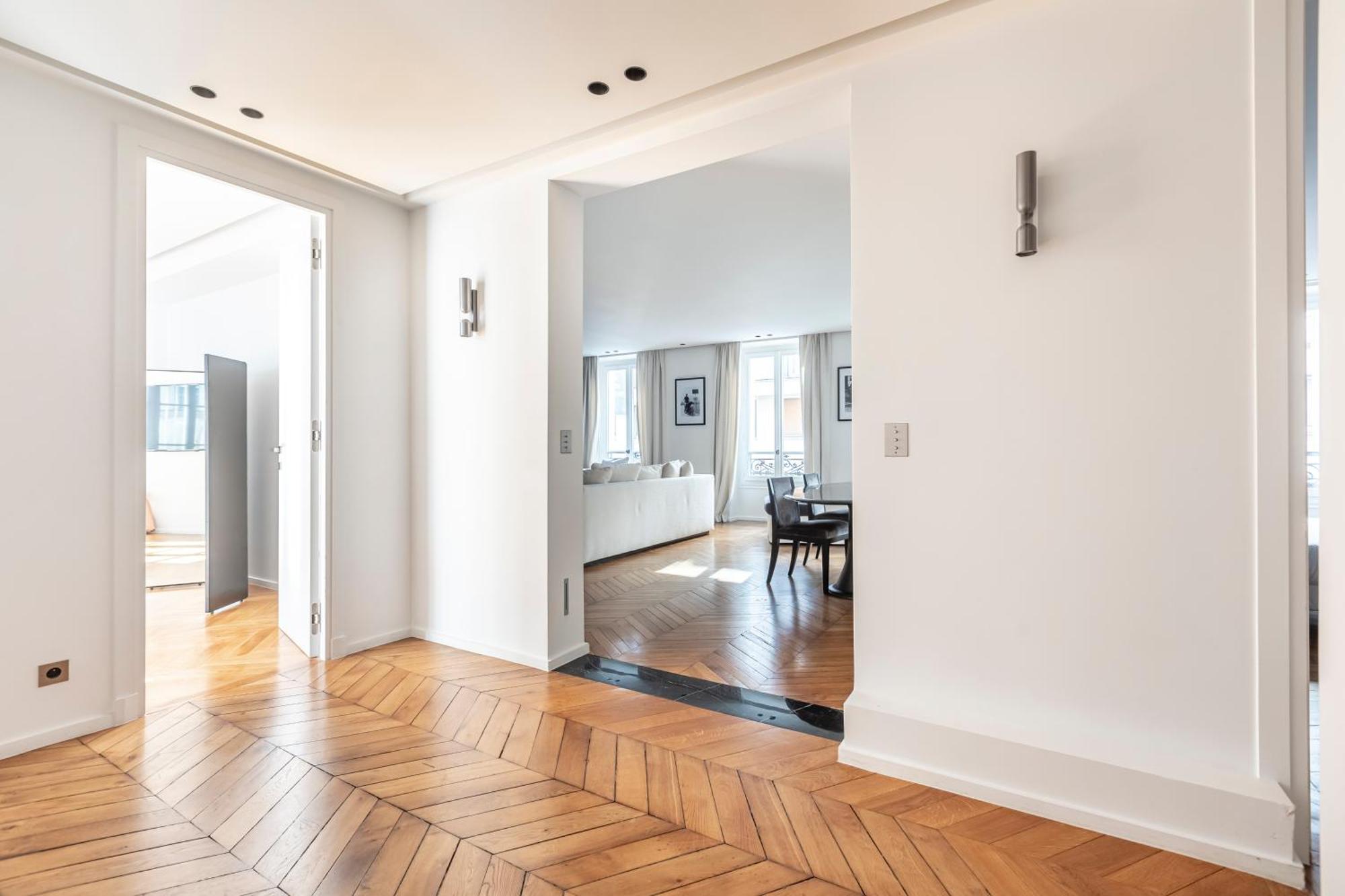Apartment Amazing 2bdr/6pax Next To Champs Elysees Paris