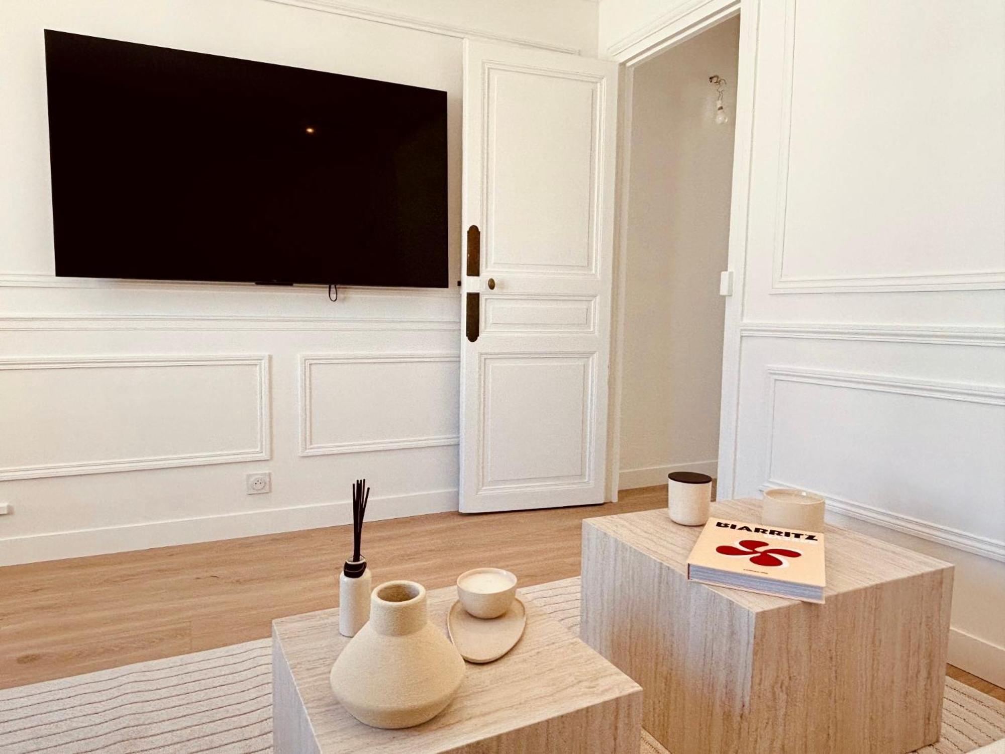Le Penthouse Bourdonnais * Paris