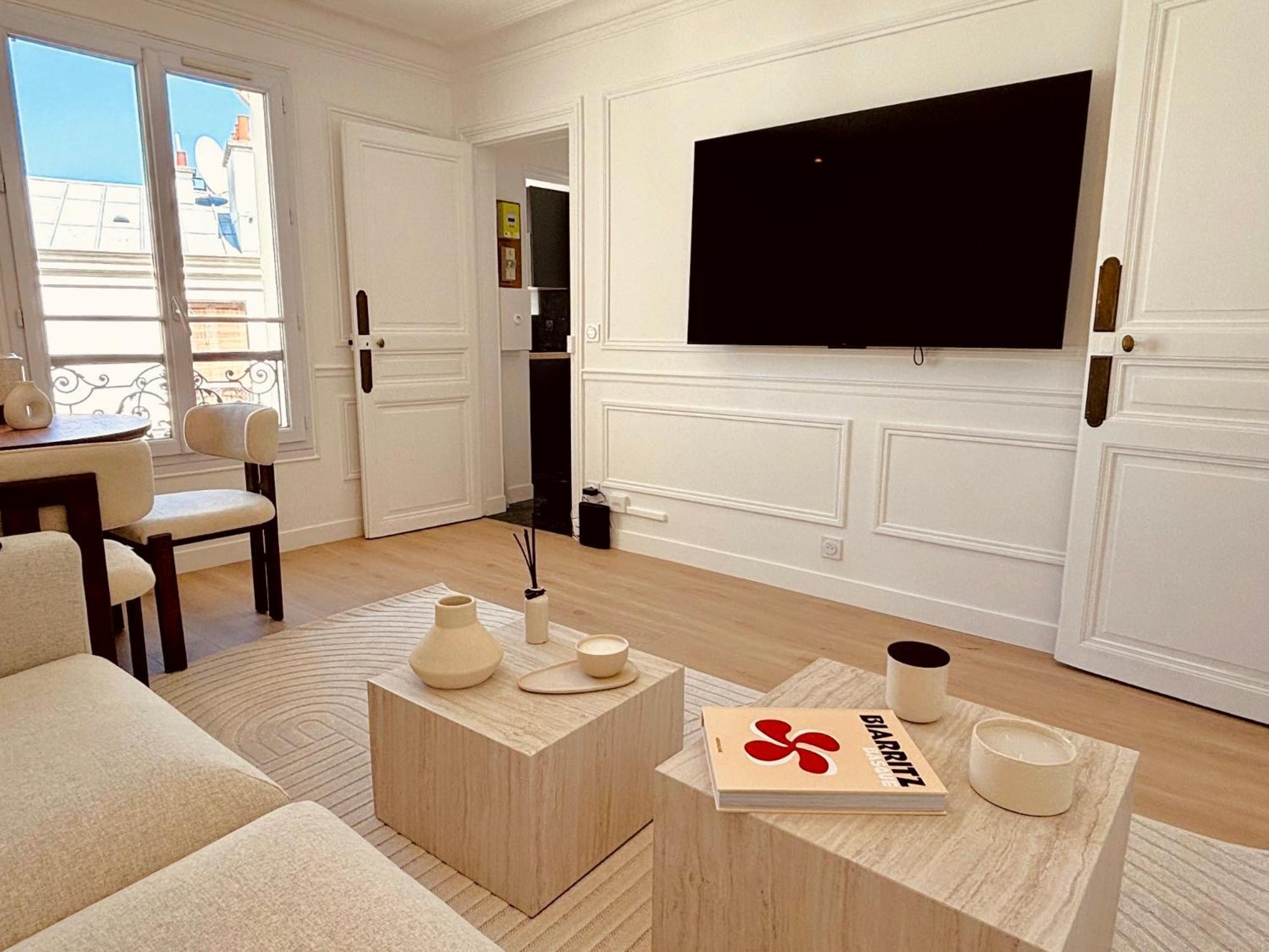 Le Penthouse Bourdonnais Apartment *