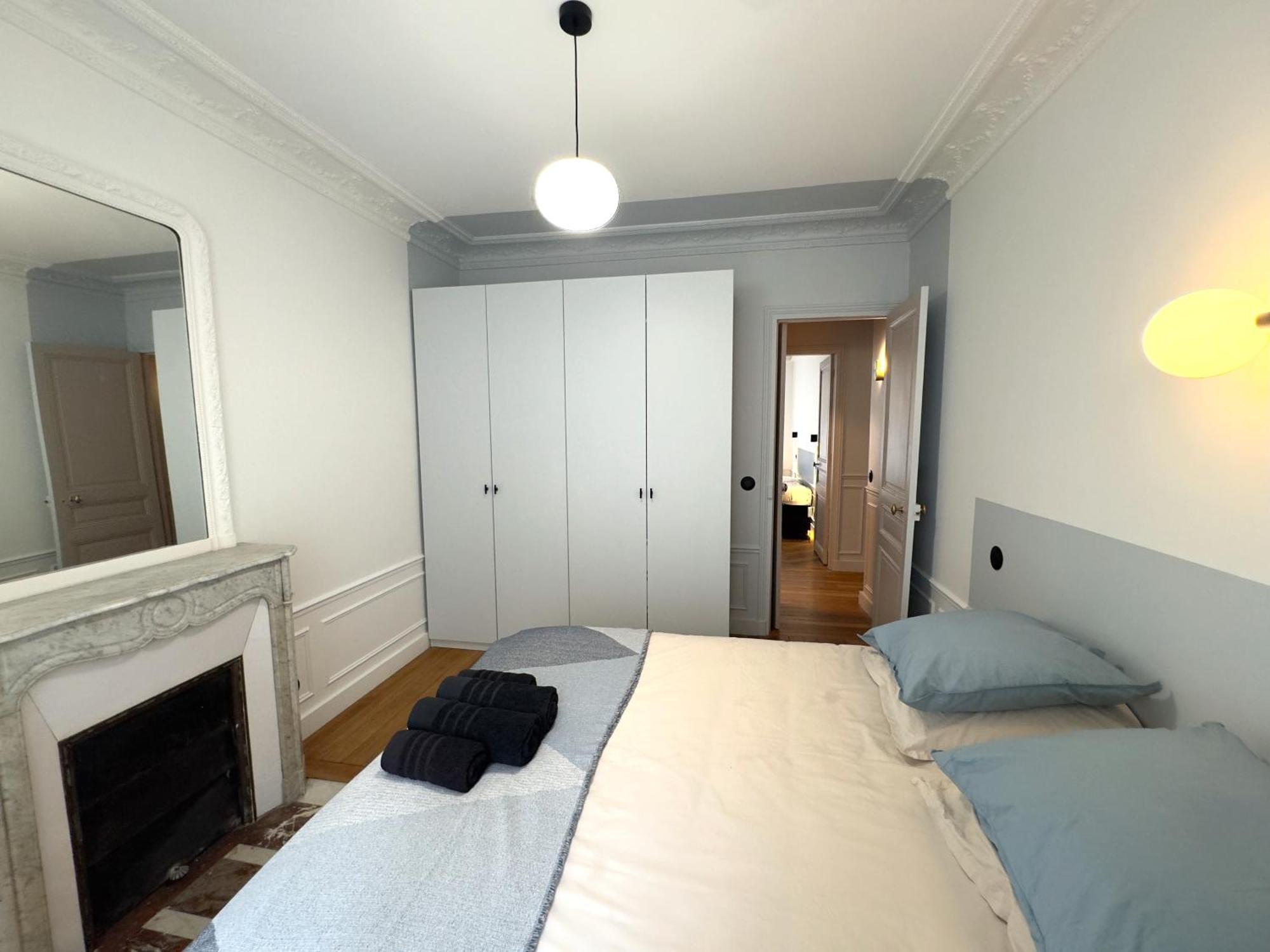 Parisian Luxury Style - Heart Of Montparnasse Apartment *