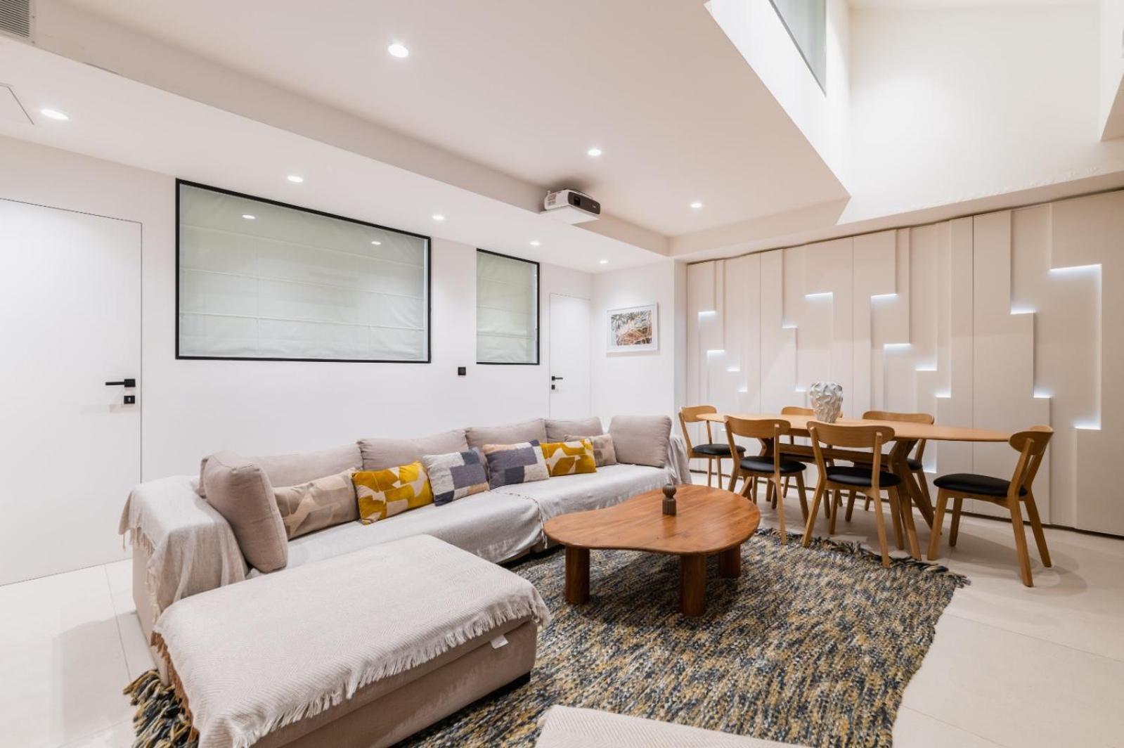 Luxueux Duplex 8p - Marais Avec Cinema Apartment *