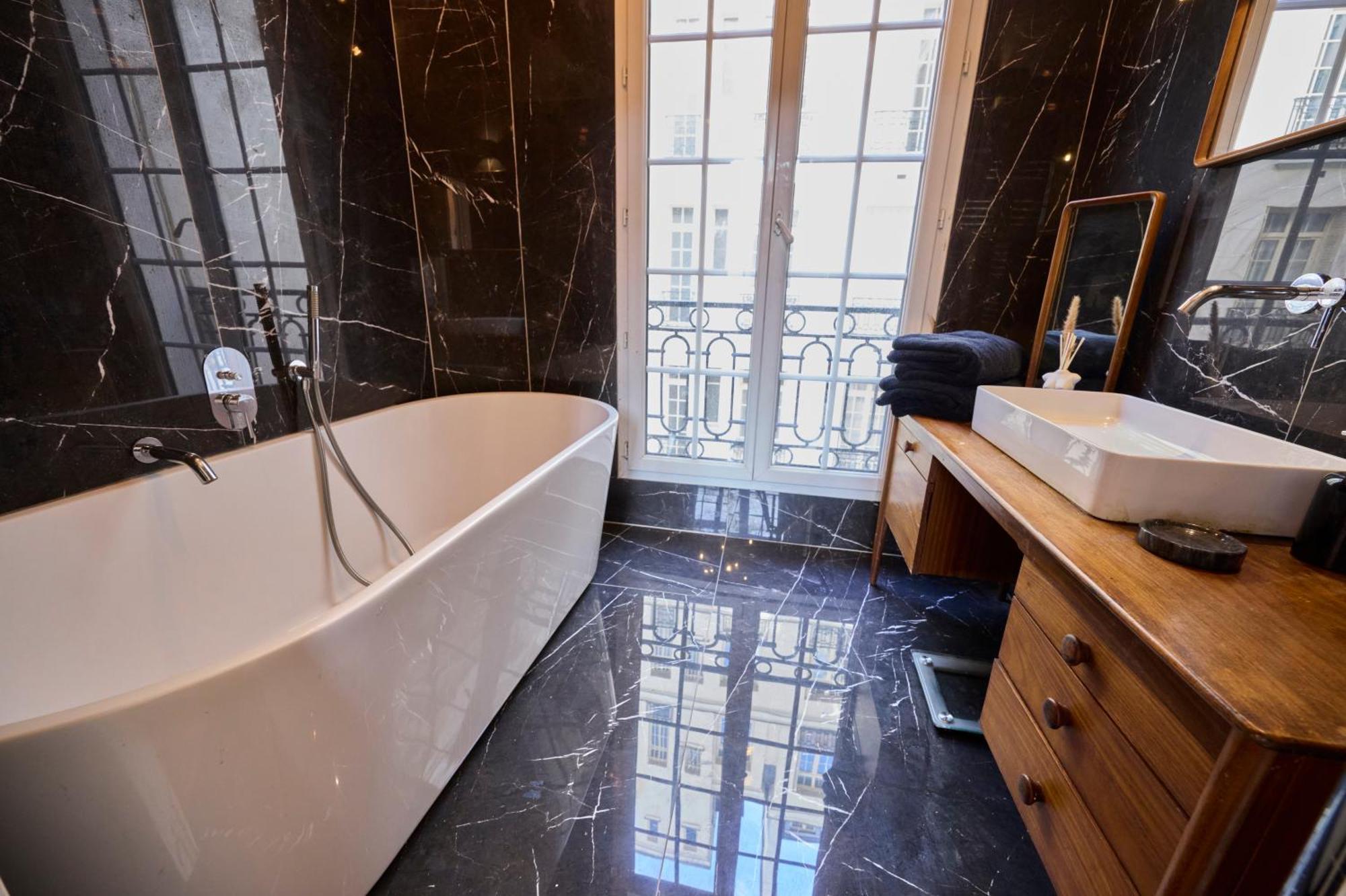 Apartment Un Cosy Au Coeur De 17 Batignolles , Monceau Paris