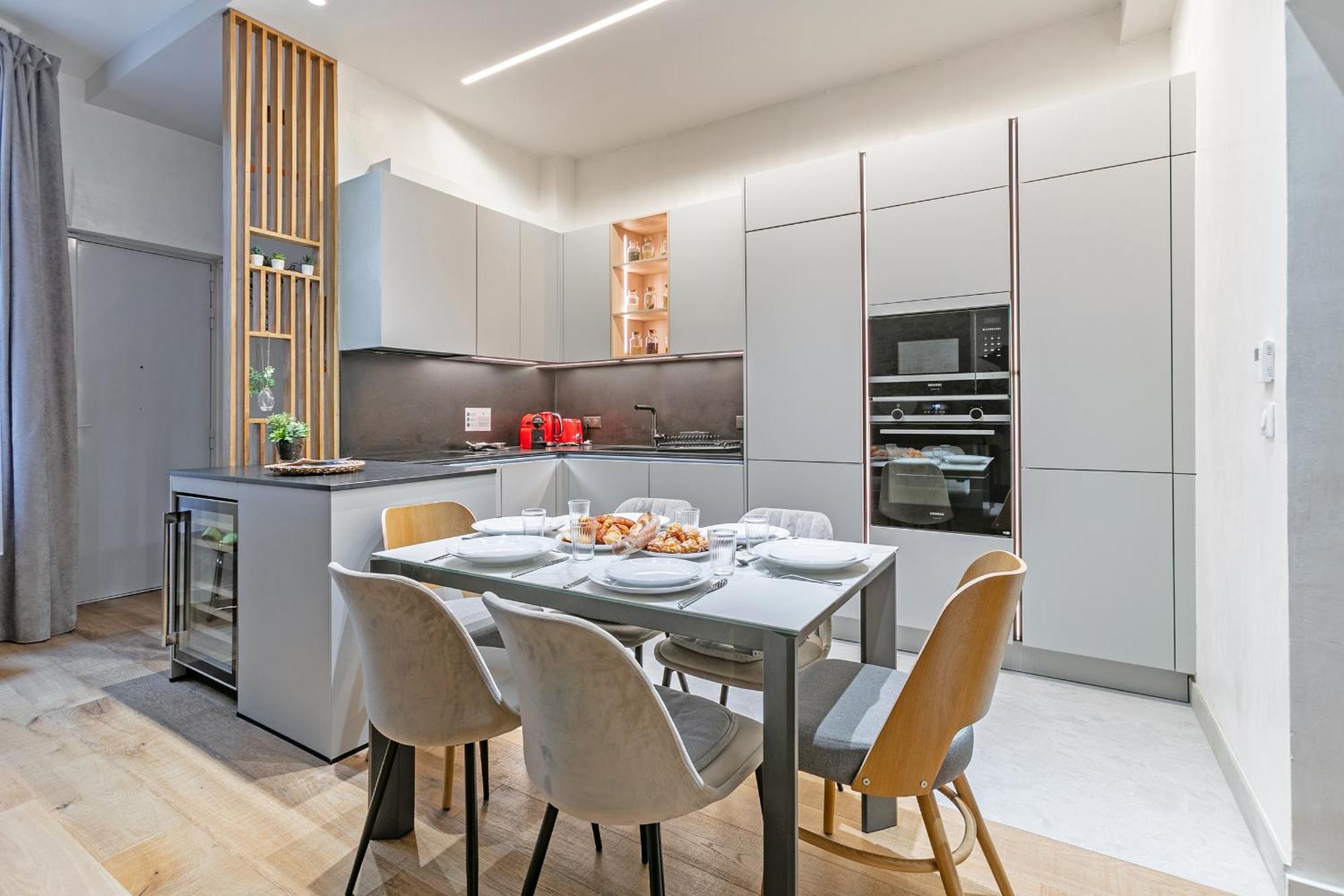 Elegante Parisienne Au Coeur Du Marais Apartment