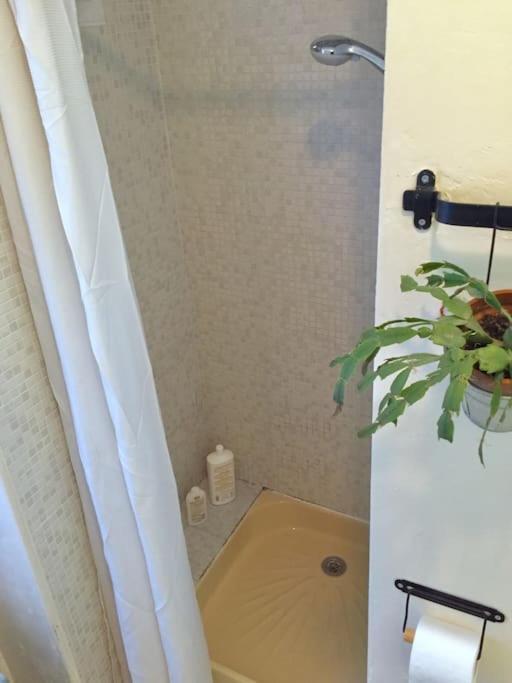 Quiet 2rooms Big Kitchen Canal Saint Martin