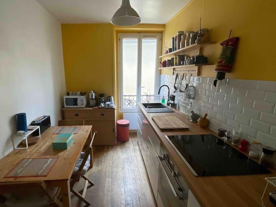 Quiet 2rooms Big Kitchen Canal Saint Martin Apartment