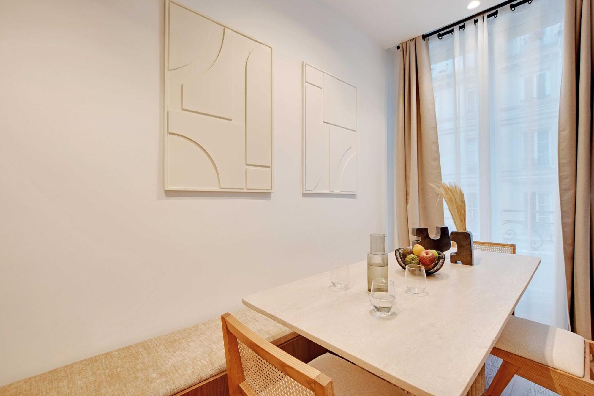Elegant With Ac -2br-6p- Le Marais *