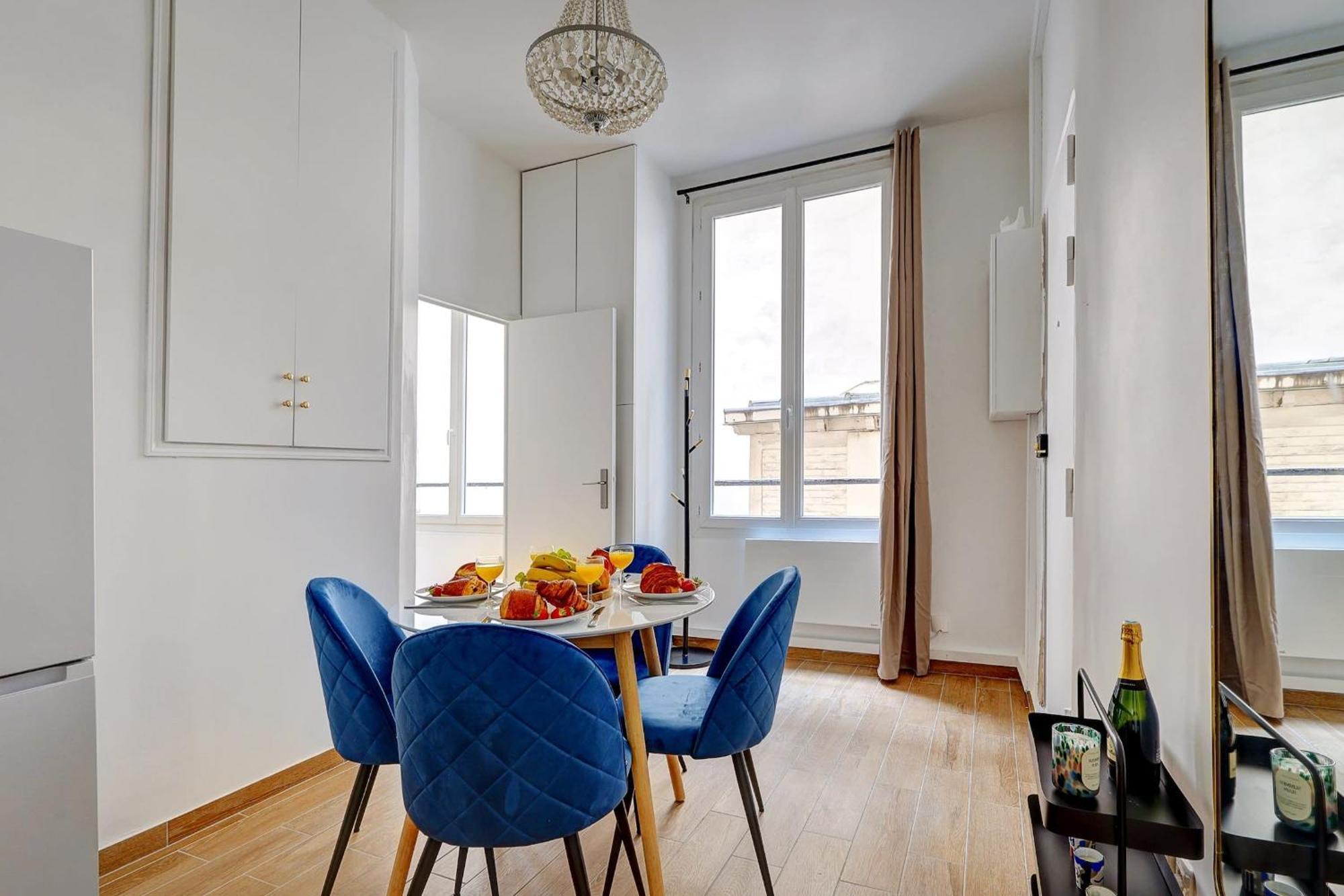 Apartment Le Marais & Montorgueil - 2br - Cityapartmentstay Paris