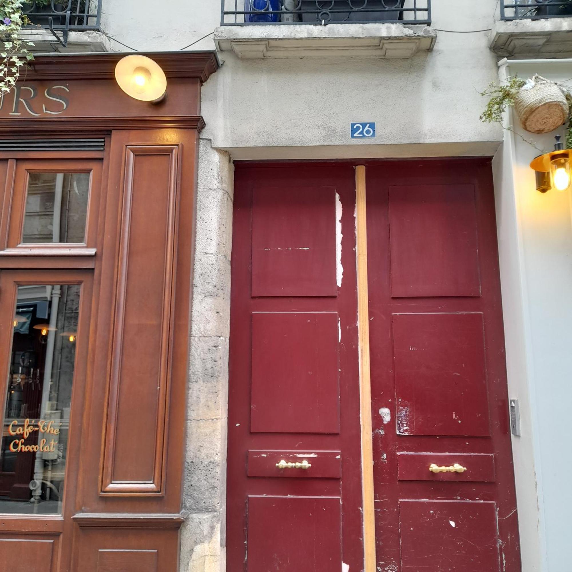 Appartement Cosy 2 Pièces Typiquement Parisien à Notre-dame *