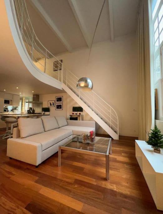 Loft Secret Tour Eiffel Apartment Paris