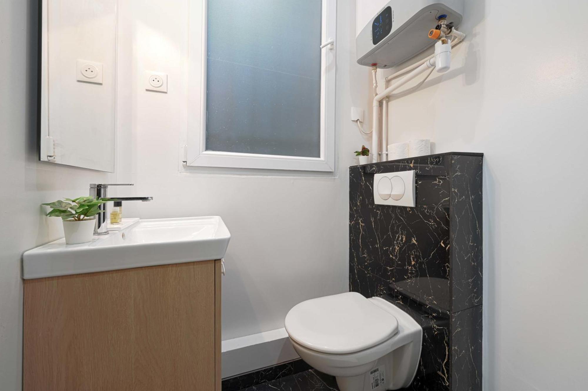 Modern Bright And Fully Renovated Apartamento