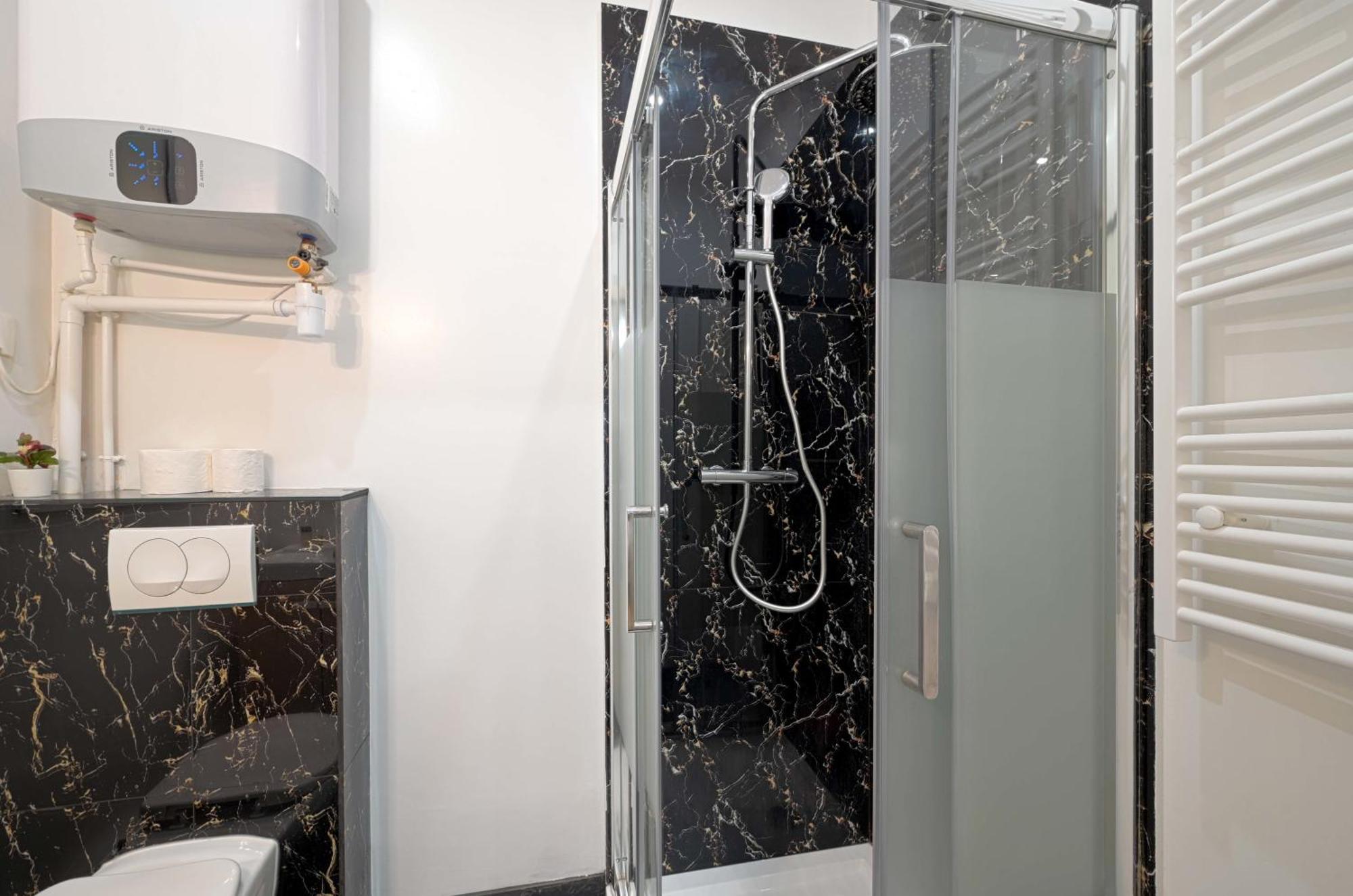 Modern Bright And Fully Renovated * Paris