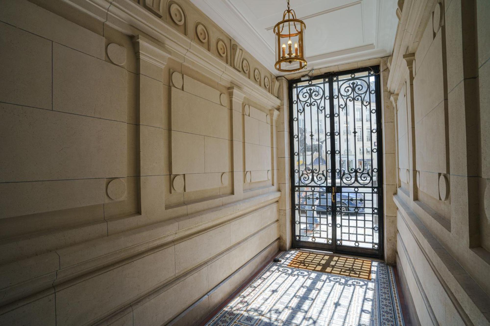 Chic 7th Floor Saint-germain-des-pres Apartment *