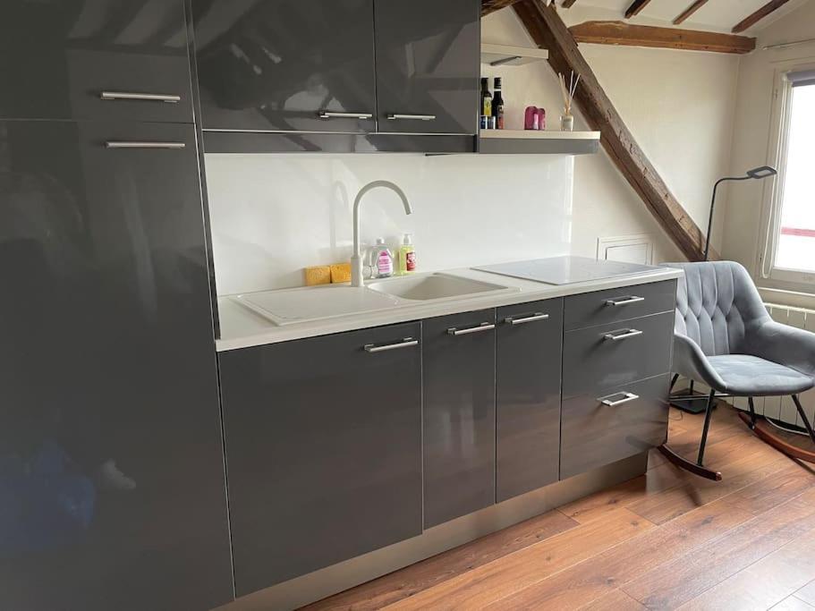 Apartment Au Coeur De 8e Paris