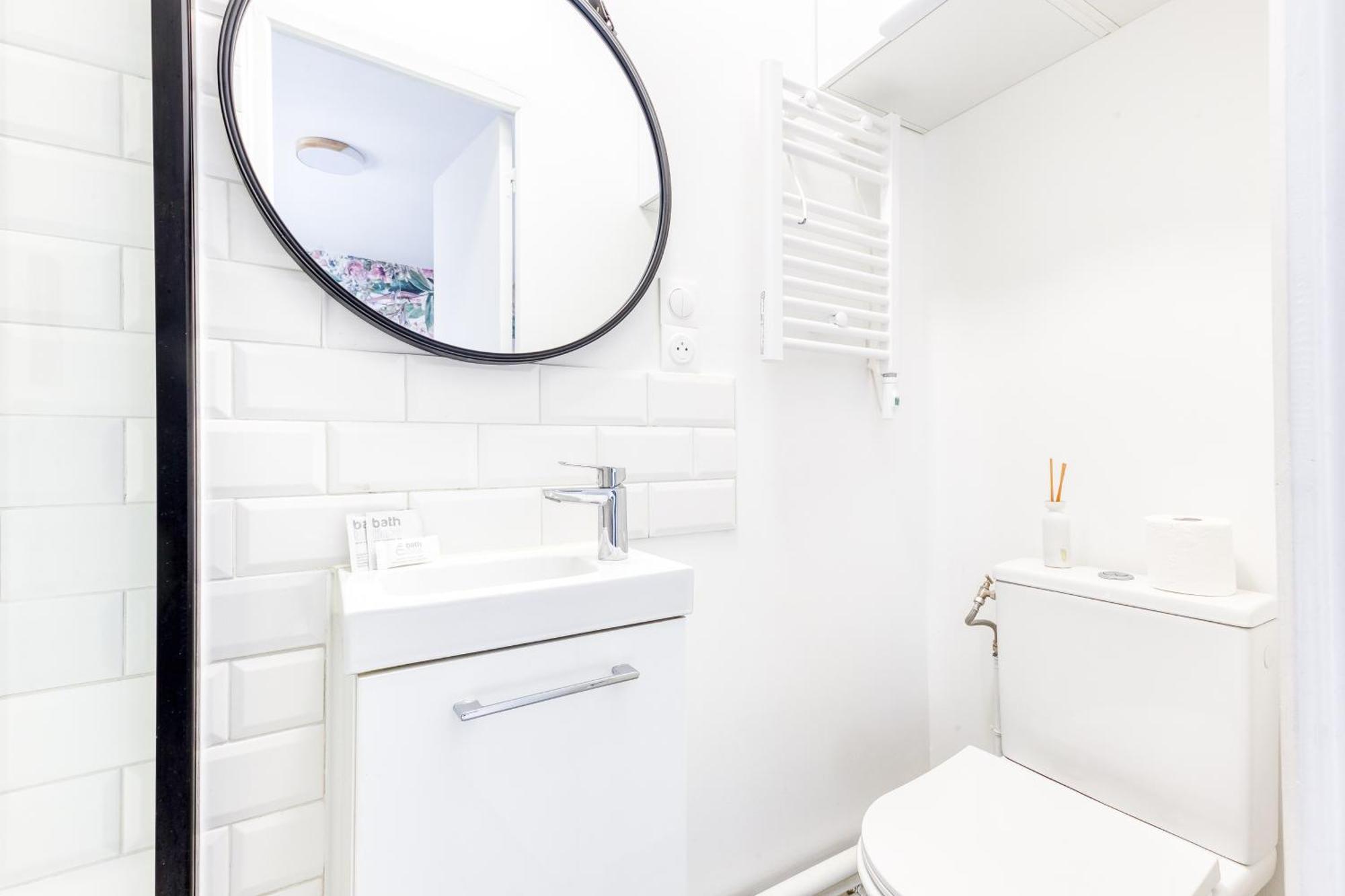 Homestay A 30s Du Rer E,paris En 20 Min